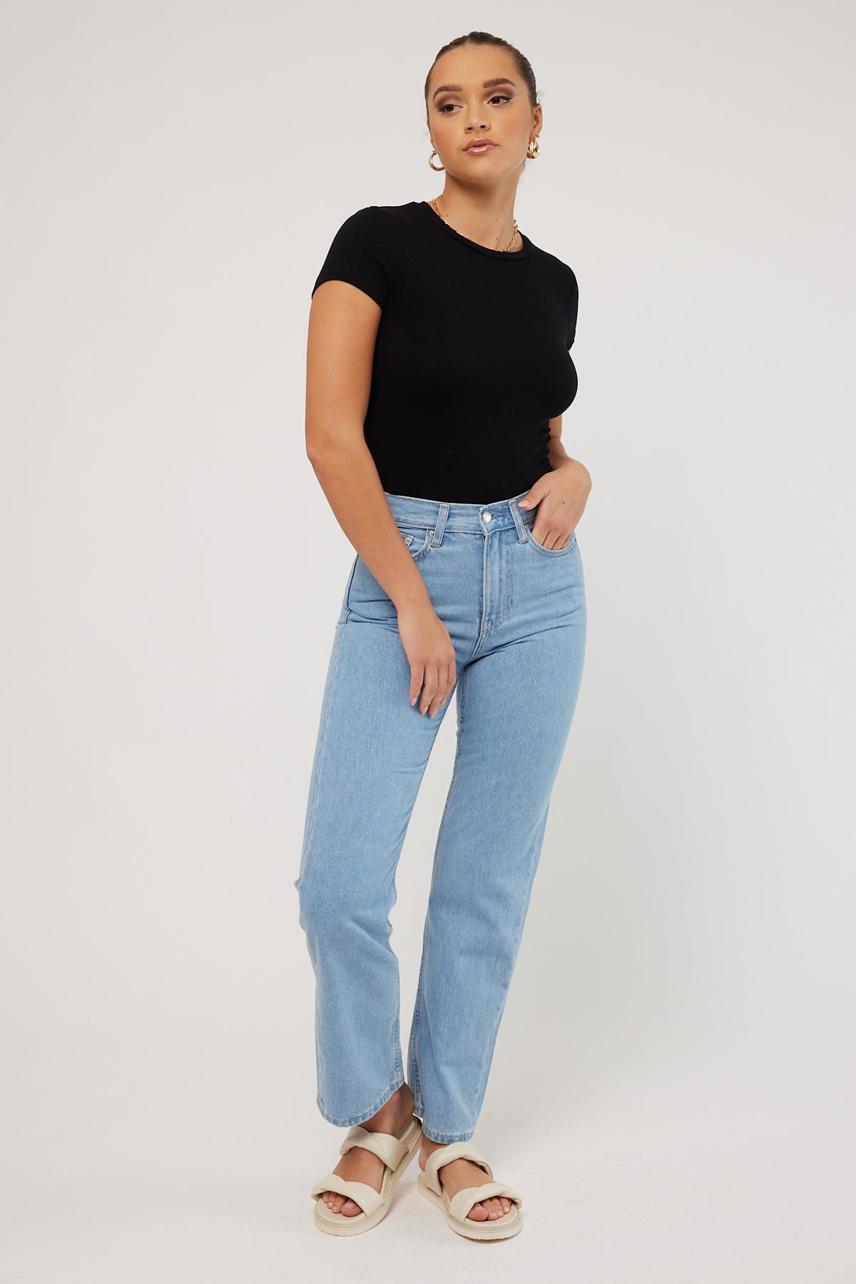The model is wearing a size 8