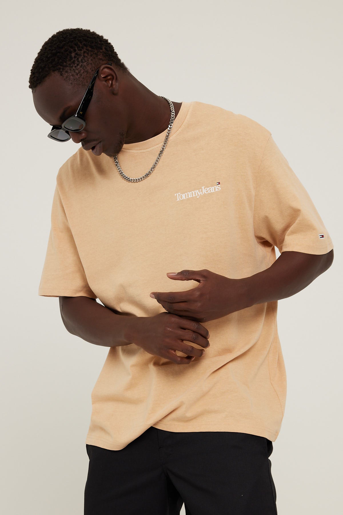 Tommy Jeans TJM Skater Serif Back Logo Tee Tan